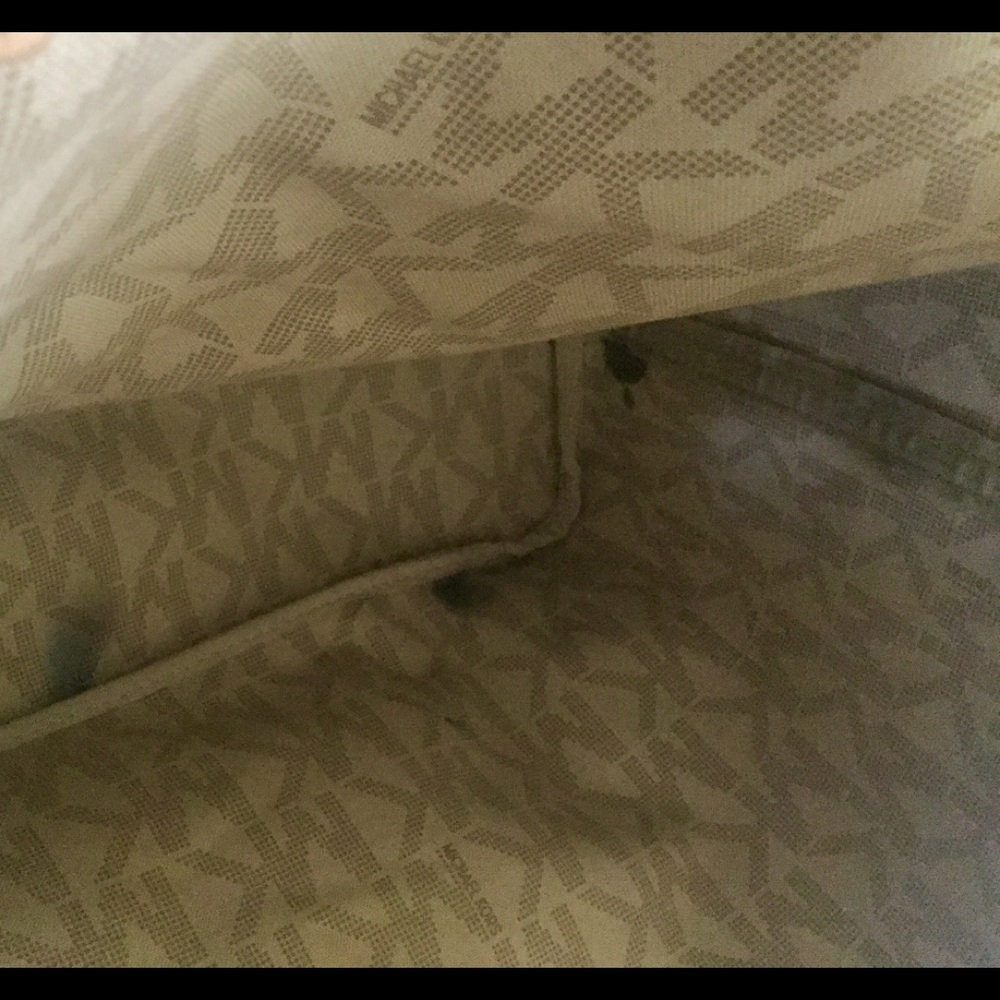 Handbag - Picture 8 of 8